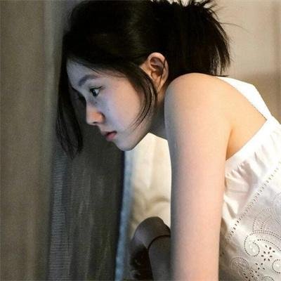暗红